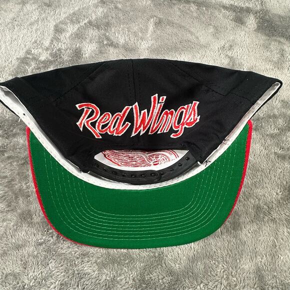 Vintage NHL Detroit Red Wings Sports Specialties Script Big Logo Snapback Hat - Picture 7 of 13